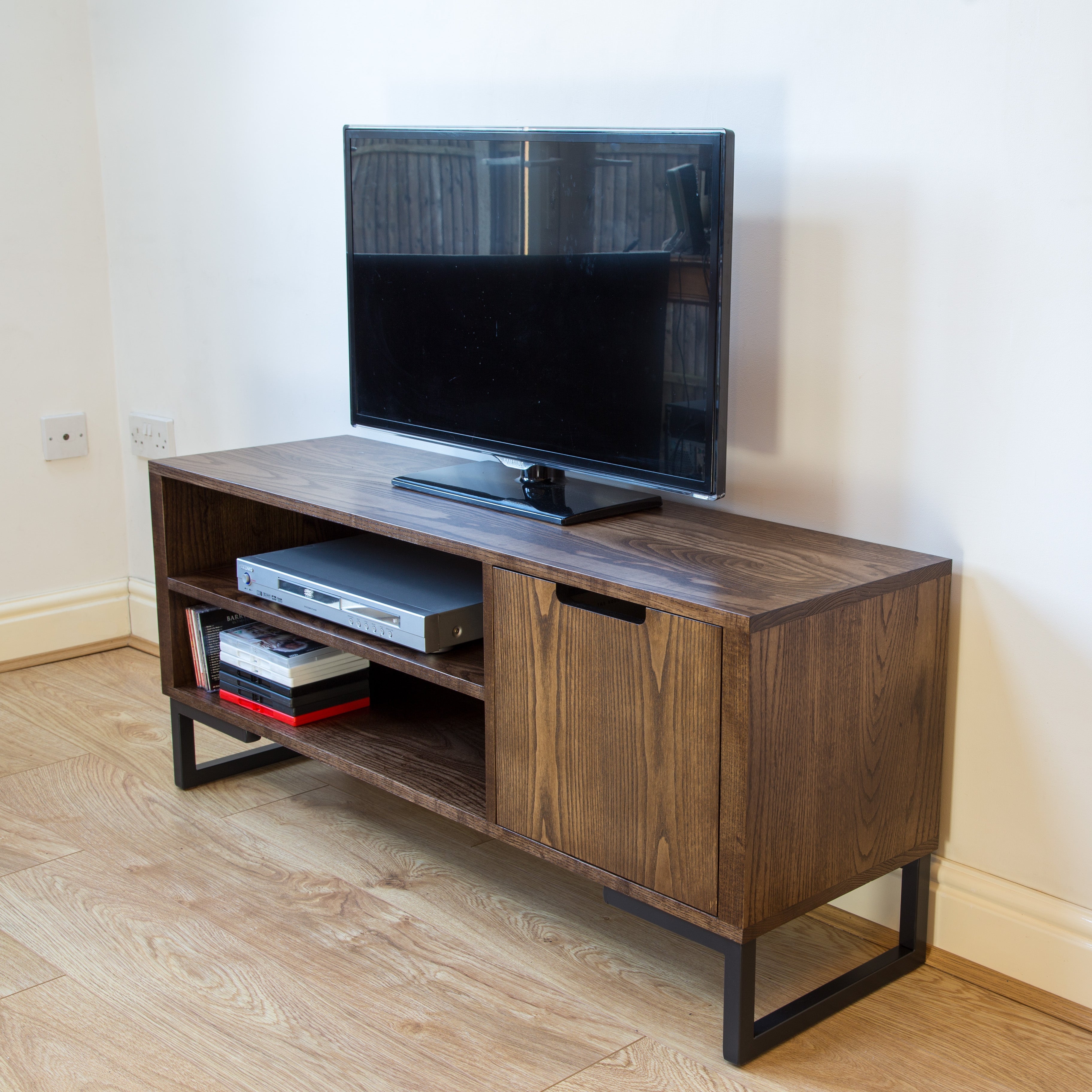 IN STOCK - Ashurst TV Stand in Dark Stained Ash 120cm/47" Wide