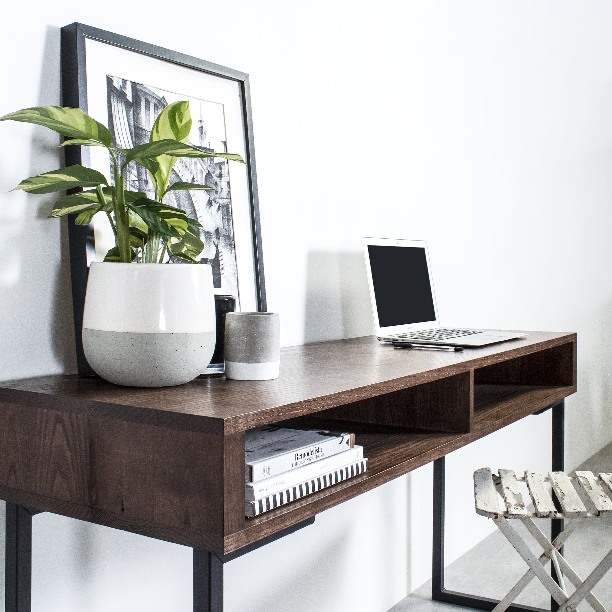 Darwen Minimalist Console Desk on Square Legs